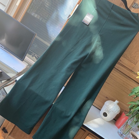 Forever 21 contemporary flare leg polyester pants - Picture 4 of 4